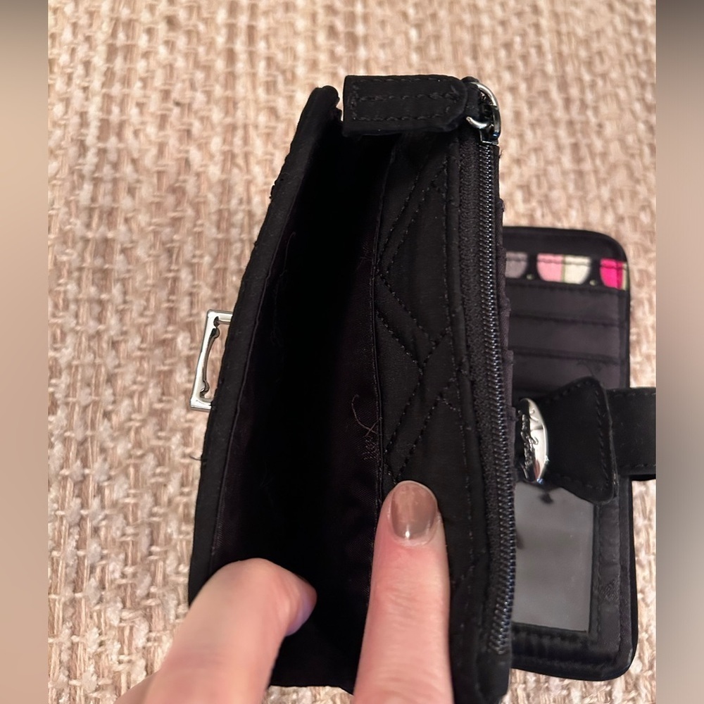 Vera Bradley Pushlock Wallet Bifold Wallet in Classic Quilted Black Zip Pocket - Picture 6 of 9